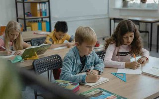 今天考研的數(shù)學(xué)卷子難嗎（今天考研題難不難）